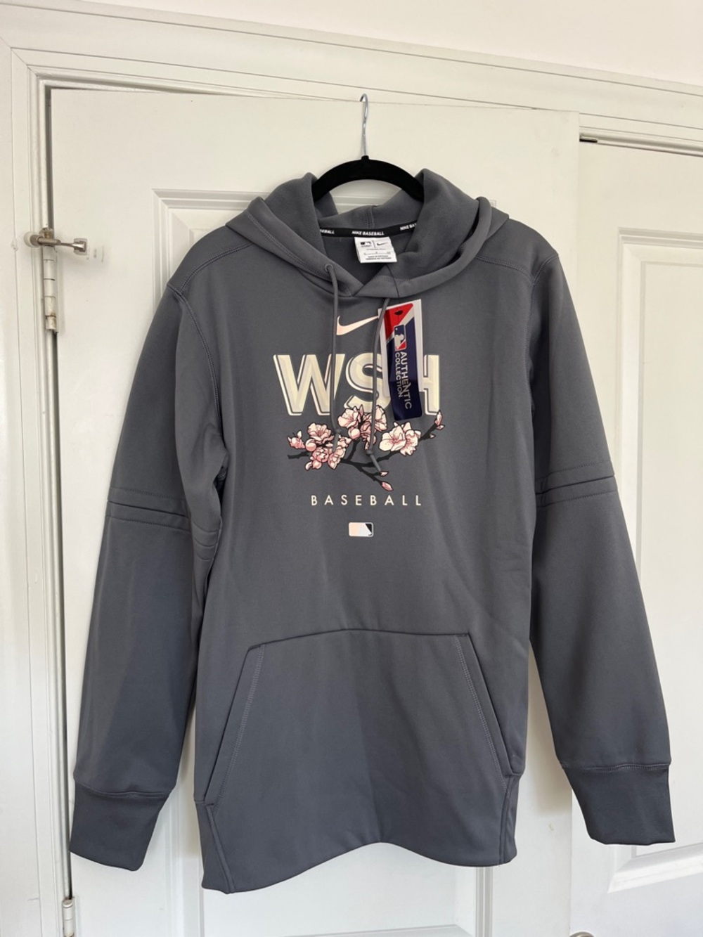 NWT Nike Therma-Fit Washington Nationals Cherry Blossom Hoodie